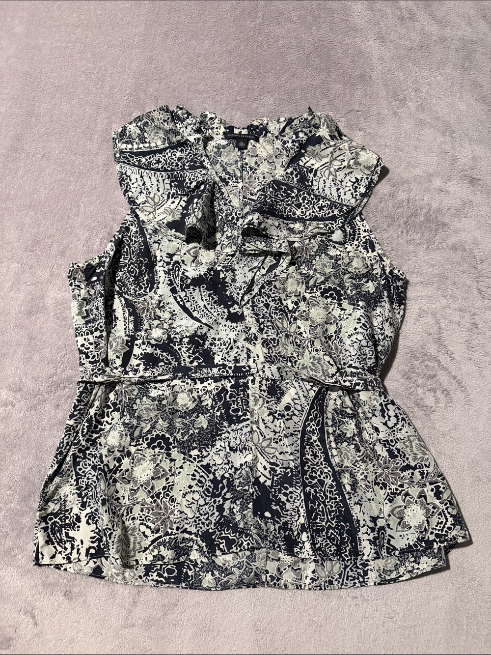 Banana Republic Women’s Paisley Ruffle Neck Sleeveless Blouse Tie Waist Silk- XL